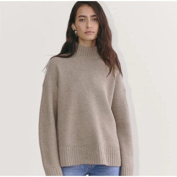 Everlane Sweaters - Everlane Cashmere Stroopwafel Honeycomb Turtleneck Sweater XS Oatmeal Luxury